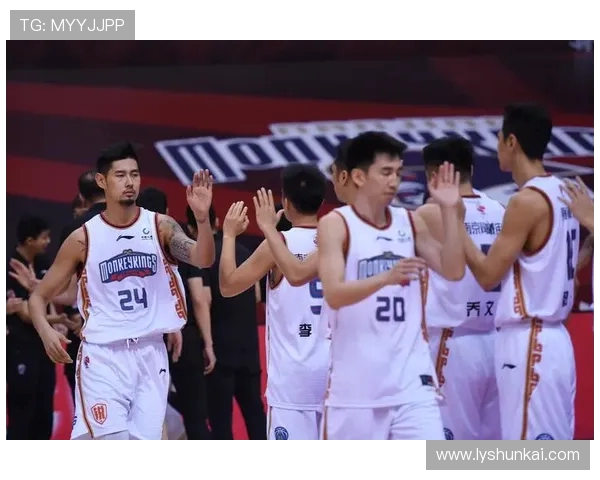 北京控股力克南京同曦争夺胜利 赛场争锋再掀波澜 北京控股力克南京同曦争夺胜利 赛场争锋再掀波澜