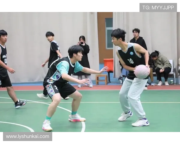 篮球点燃青春梦想展现团队精神与激情奋斗的赛场故事