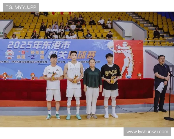 聚焦篮球明星成长之路与赛场荣耀背后心路历程的深度全景精彩解读