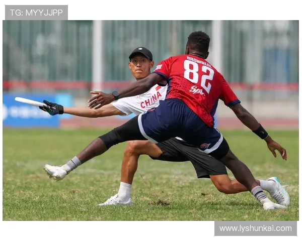 上海飞盘队在世界滑板锦标赛中的团队协作表现精彩点评与分析