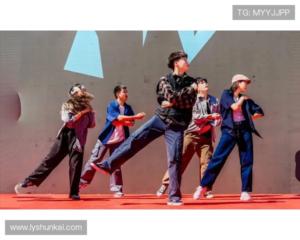 深入分析北京街舞队的运营策略与发展模式探讨 深入分析北京街舞队的运营策略与发展模式探讨