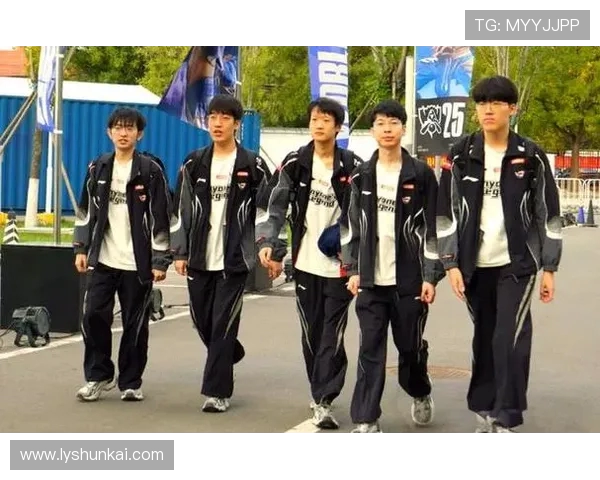 英雄联盟团队协作实力评比TES荣登第四名展现强大团队精神